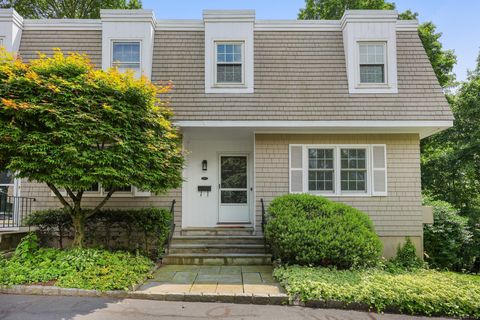 172 Summer Street APT D New Canaan CT 06840