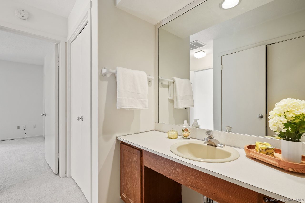 460 Heritage Village #A, Southbury, Connecticut image 24