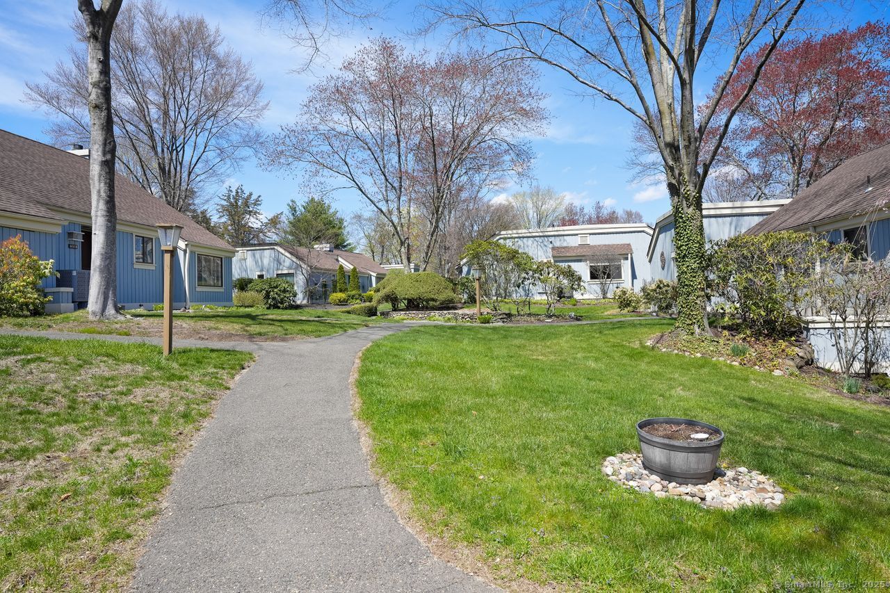 460 Heritage Village #A, Southbury, Connecticut image 30
