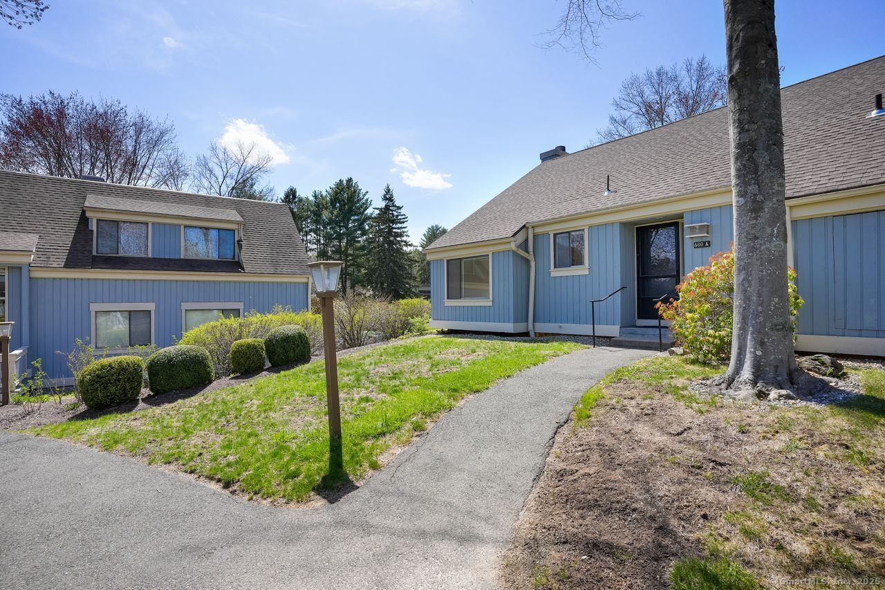 Property for Sale at Heritage Village A, Southbury, Connecticut - Bedrooms: 1 
Bathrooms: 1 
Rooms: 4  - $224,900