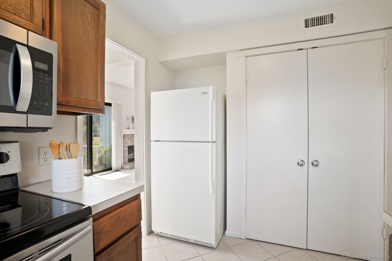 460 Heritage Village #A, Southbury, Connecticut image 7