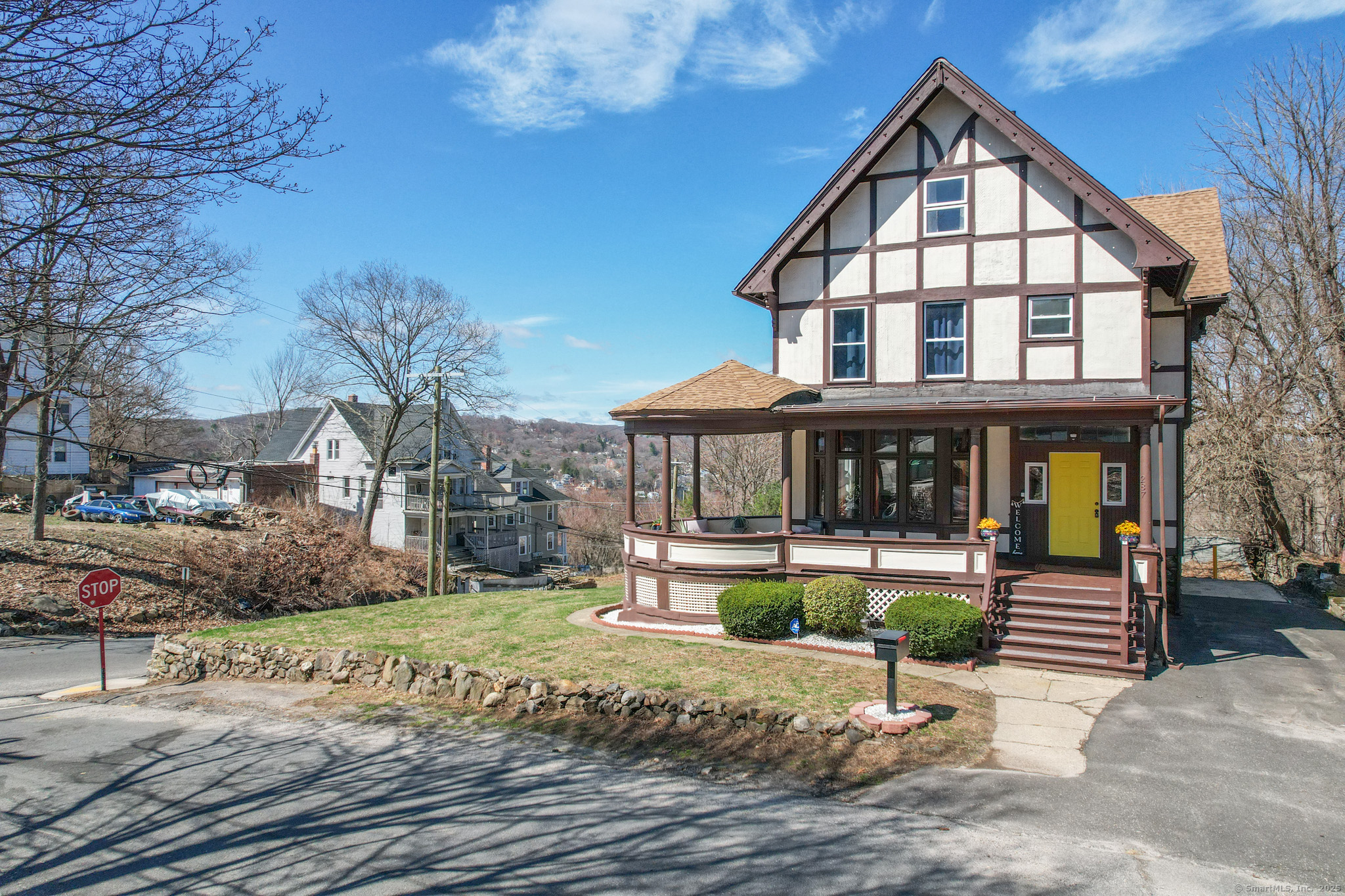 Property for Sale at Lincoln Street, Waterbury, Connecticut - Bedrooms: 4 
Bathrooms: 2 
Rooms: 8  - $315,000
