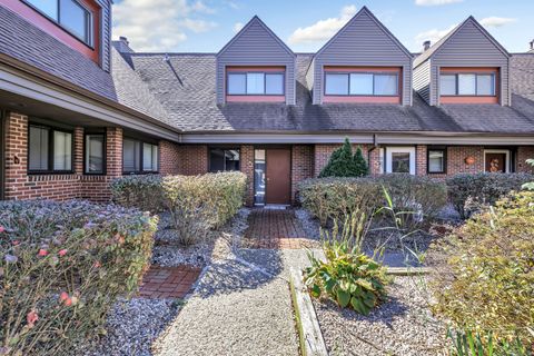 22 Montoya Drive 2 Branford CT 06405