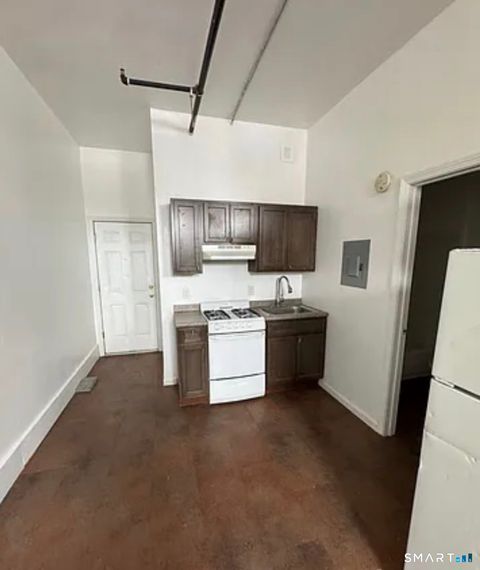 Multifamily For Rent - 2016 Main Street #1<br/> Bridgeport, CT 06604