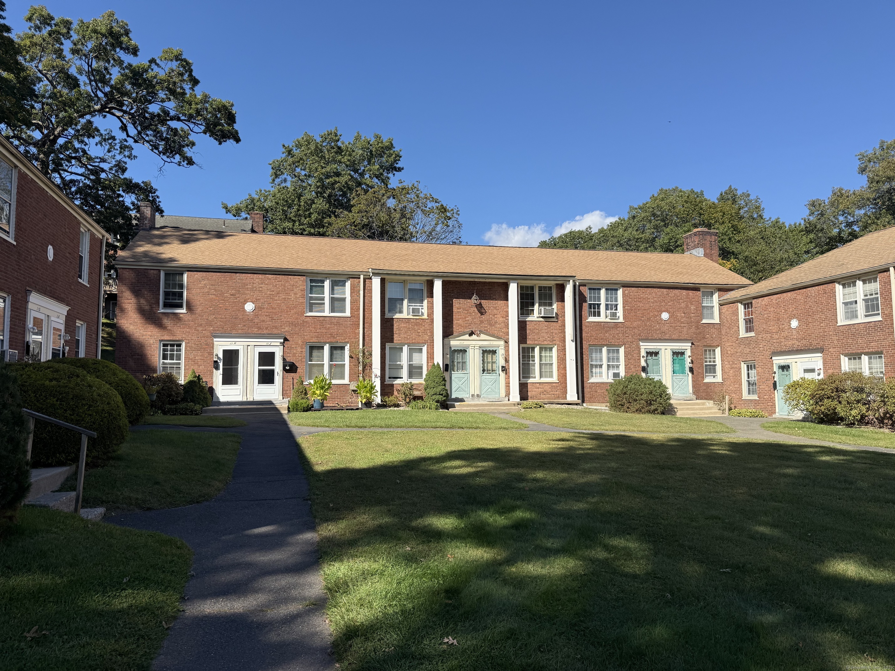 Manchester, Connecticut 06040, United States, 2 Bedrooms Bedrooms, ,1 BathroomBathrooms,Residential,Active,214276