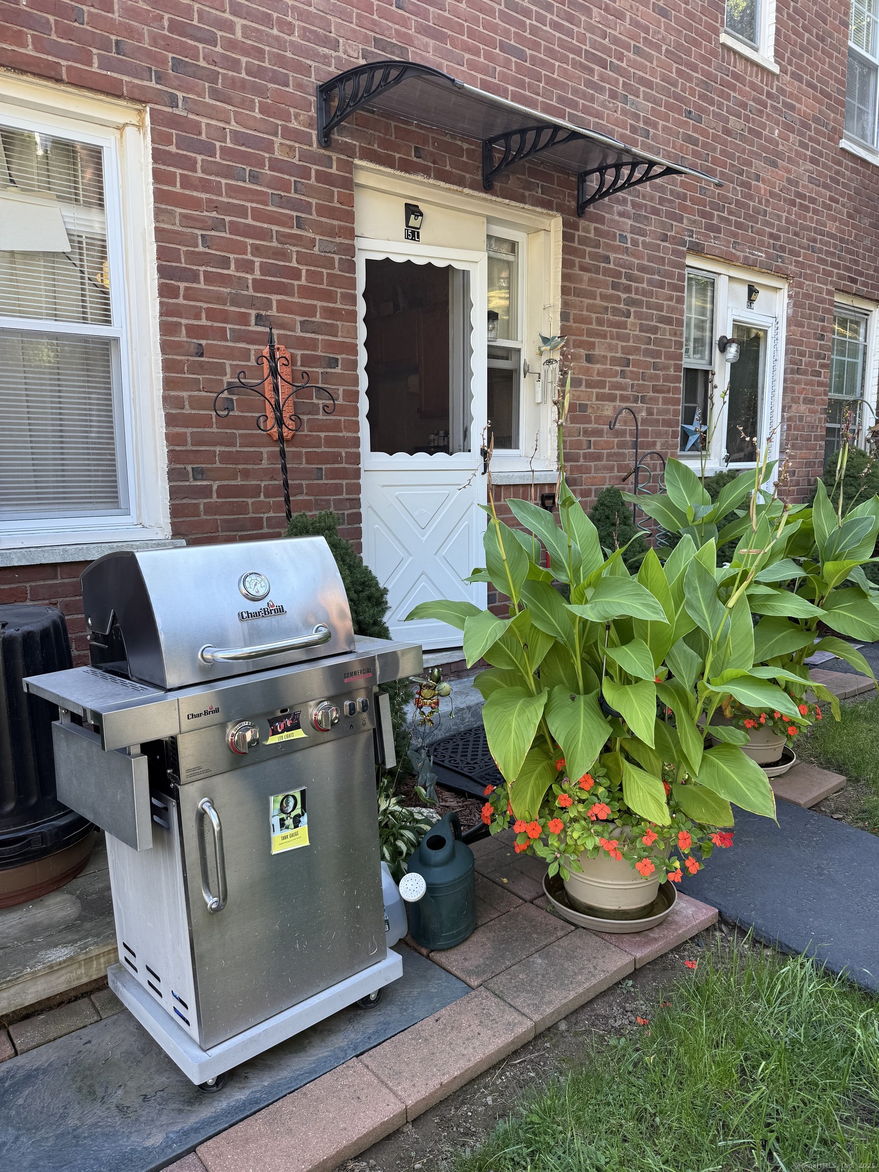 Manchester, Connecticut 06040, United States, 2 Bedrooms Bedrooms, ,1 BathroomBathrooms,Residential,Active,214276