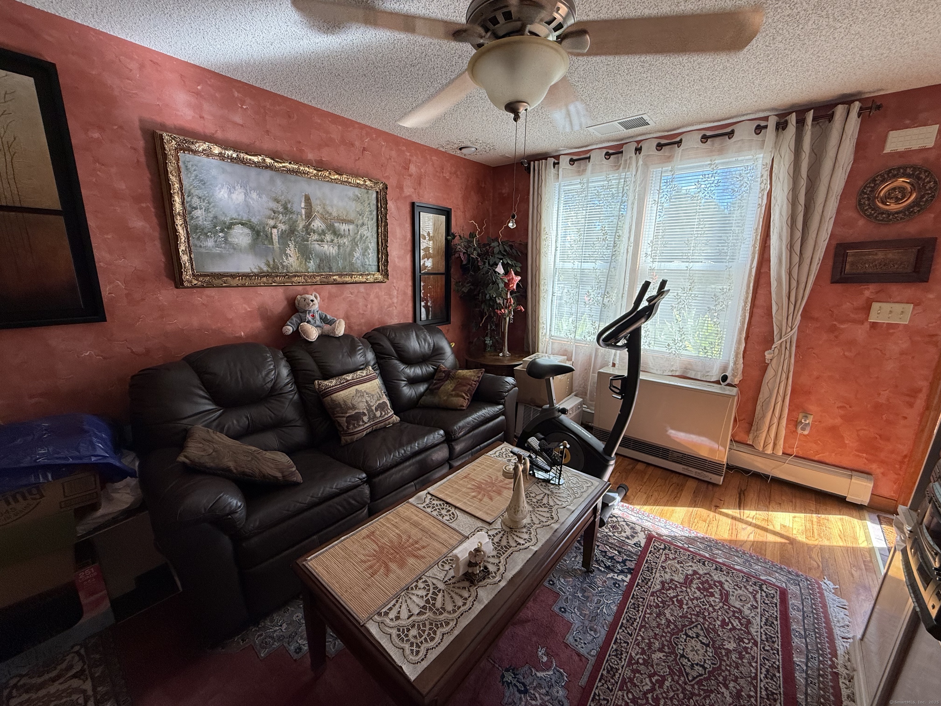 Manchester, Connecticut 06040, United States, 2 Bedrooms Bedrooms, ,1 BathroomBathrooms,Residential,Active,214276