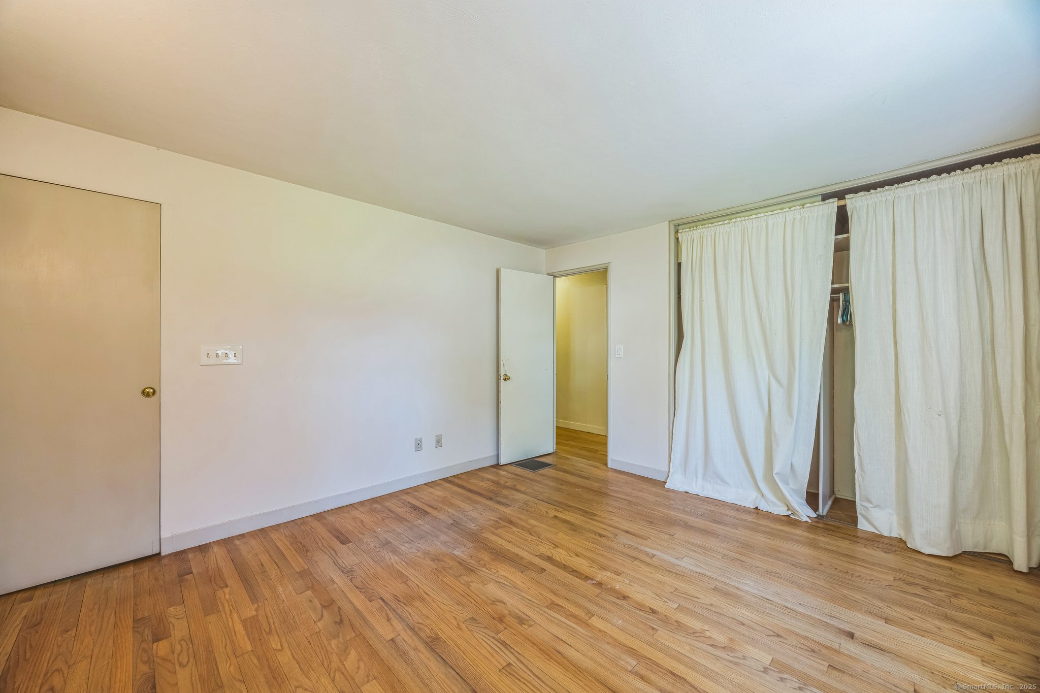 200 Willow Street, Hamden, Connecticut image 17