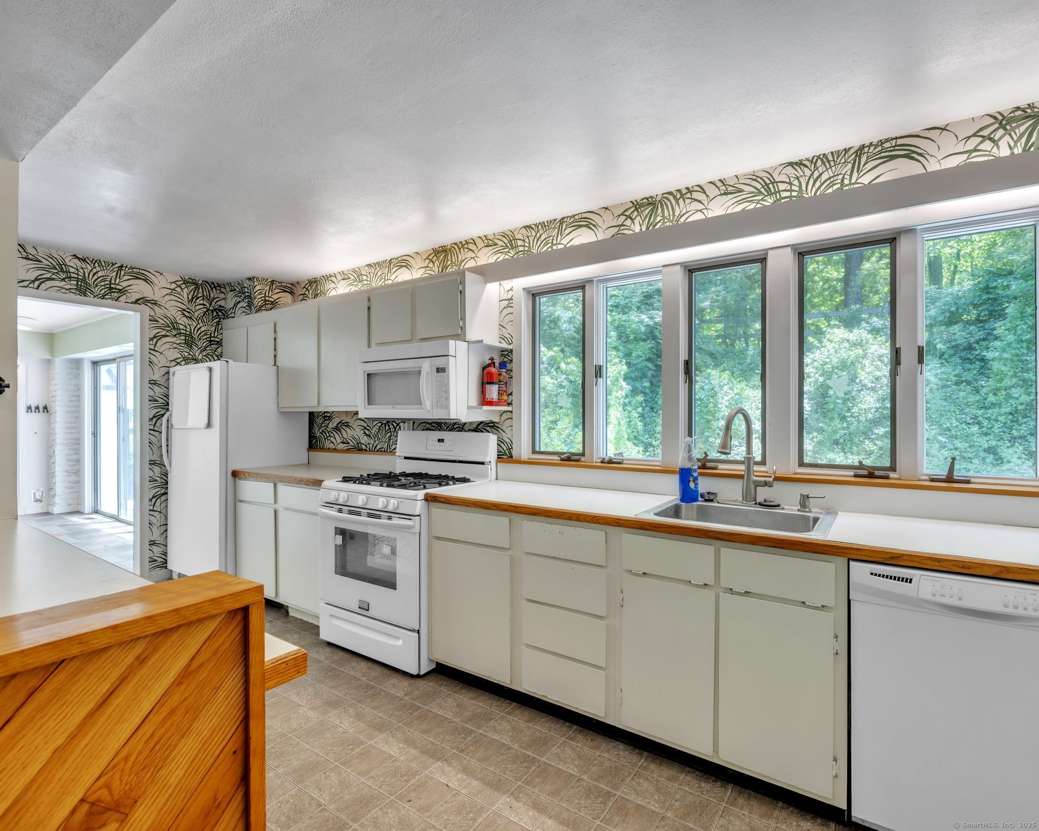 200 Willow Street, Hamden, Connecticut image 21