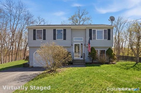 17 Vine Street Putnam CT 06260