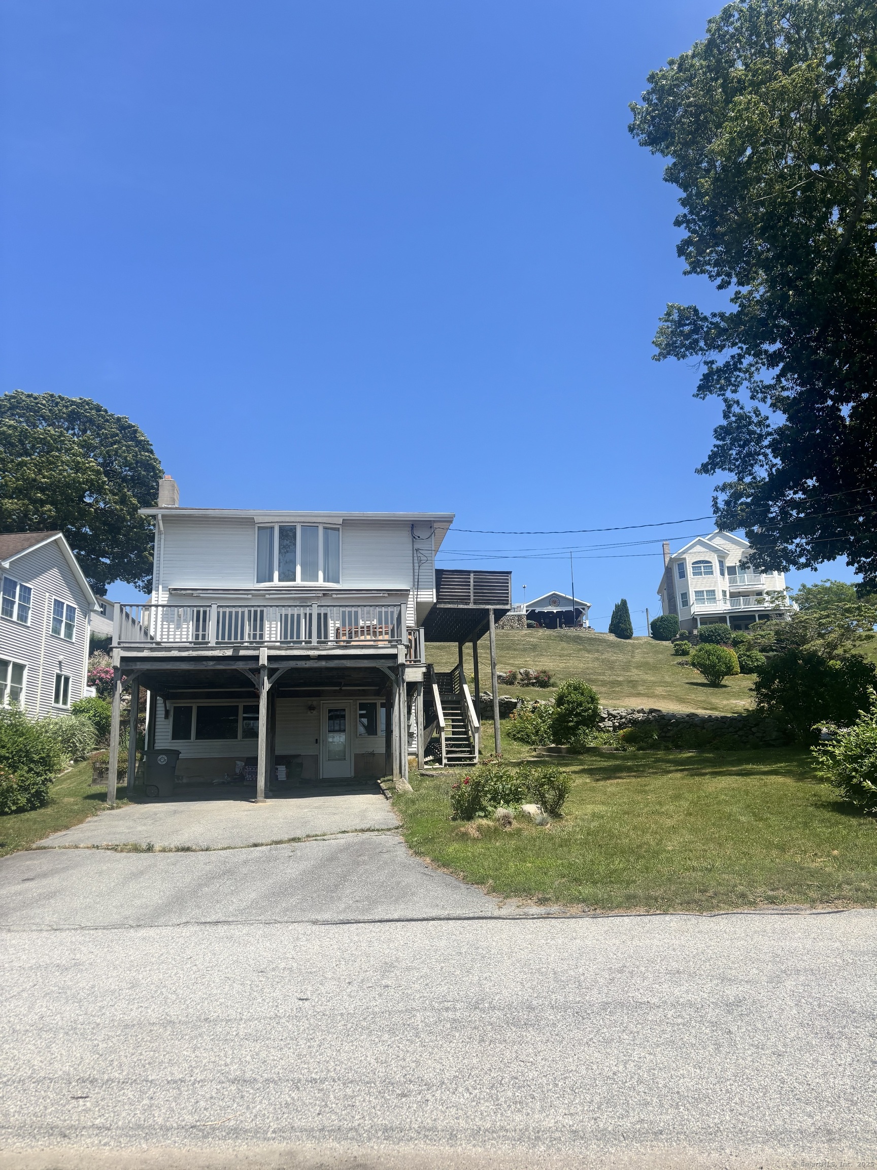8 Griswold Drive