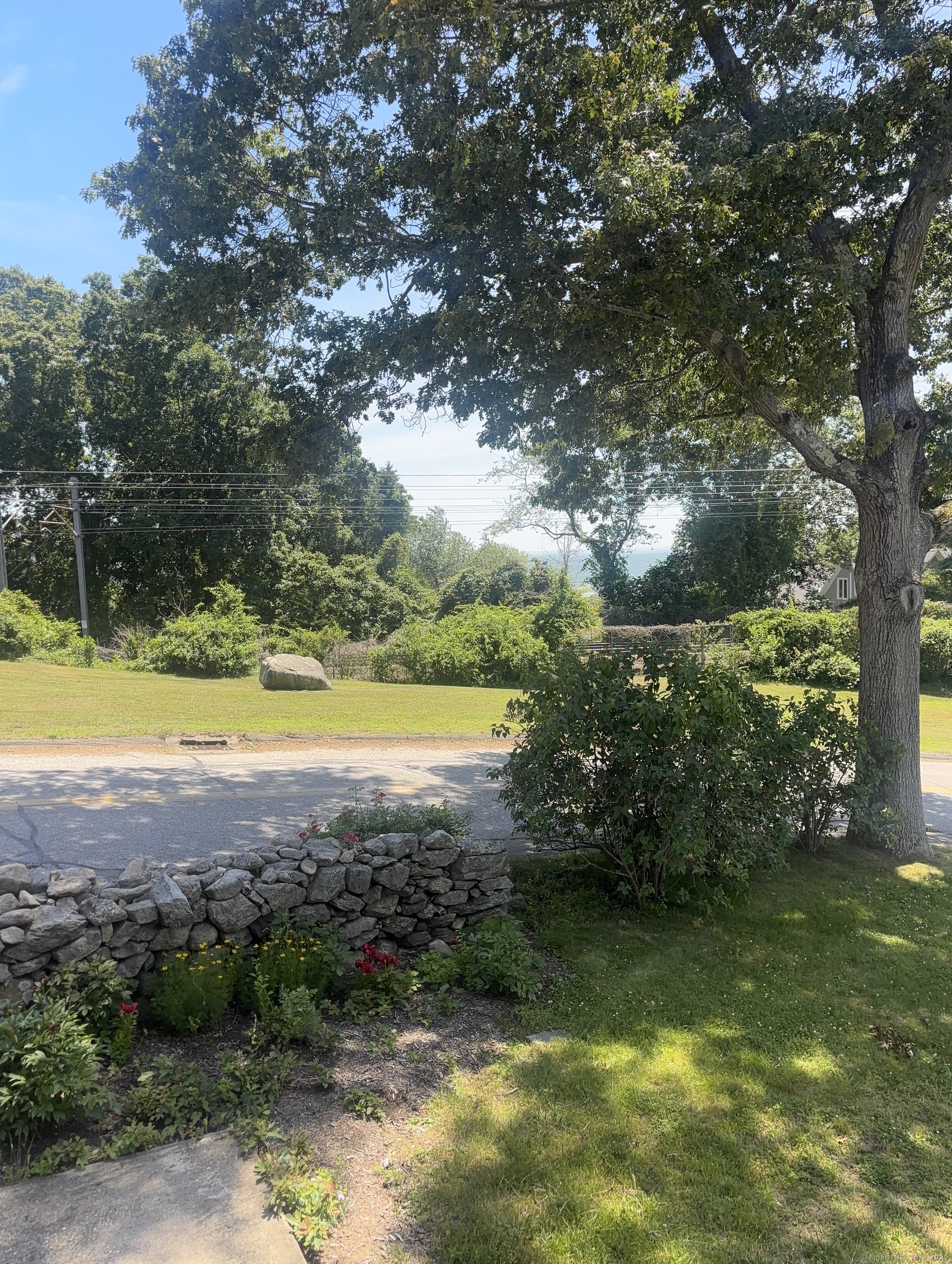 8 Griswold Drive