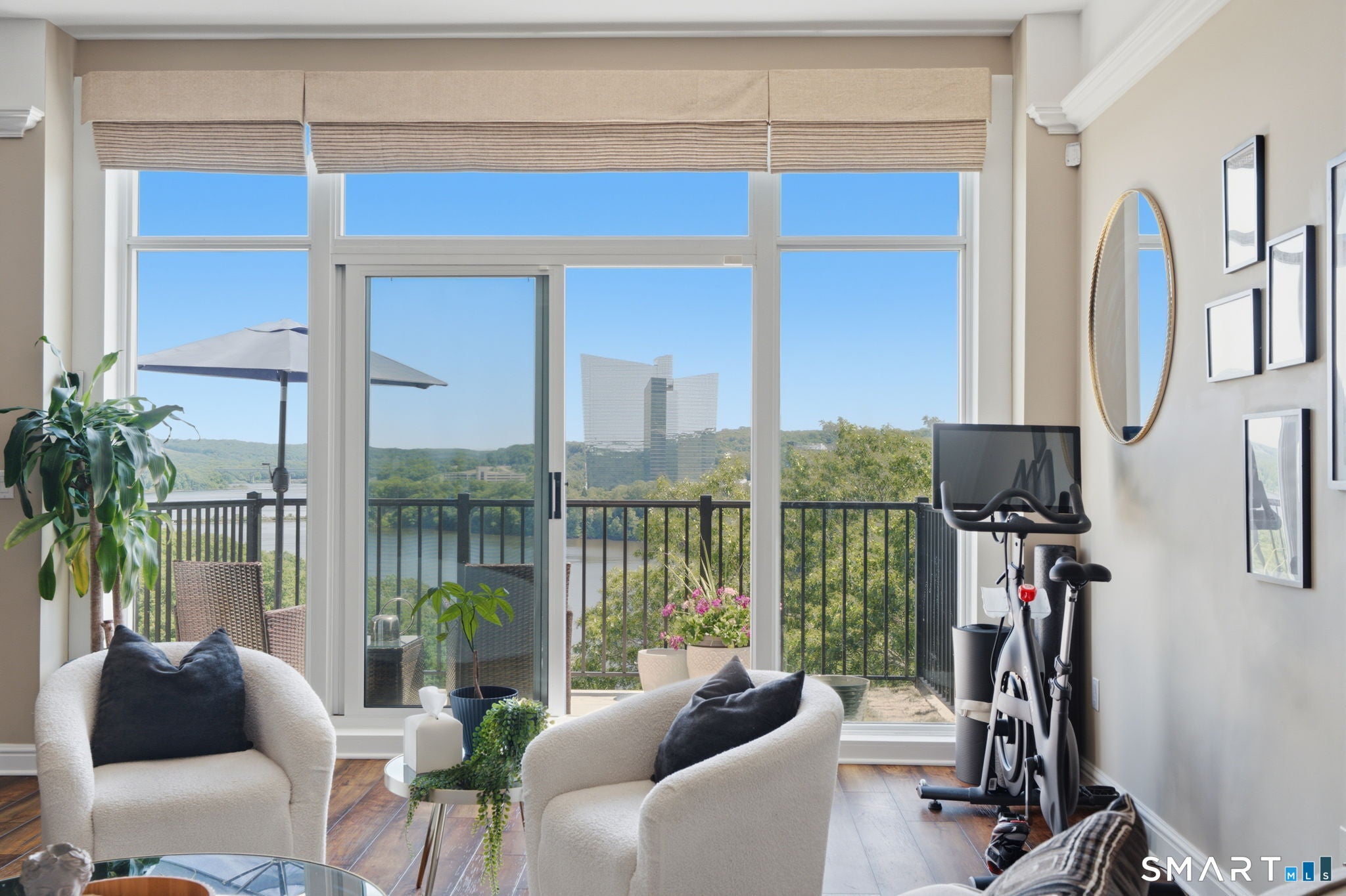 586 West Thames Street 501