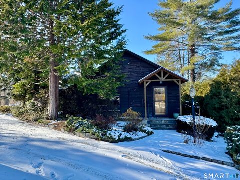 Photo of 10 Sunset Trail, New Fairfield, CT 06812 (MLS # 24144837)