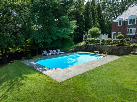 Tiny photo for 101 Long Neck Point Road, Darien, CT 06820 (MLS # 24112893)