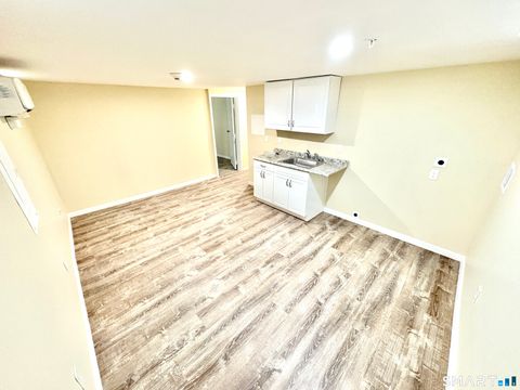 Photo of 135 W Main Street #1F, Waterbury, CT 06702 (MLS # 24149546)