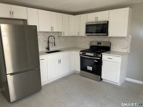 Photo of 172 North Street #1, Bristol, CT 06010 (MLS # 24163019)