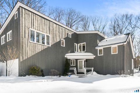 Photo of 26 Burnwood Drive, Bloomfield, CT 06002 (MLS # 24155234)