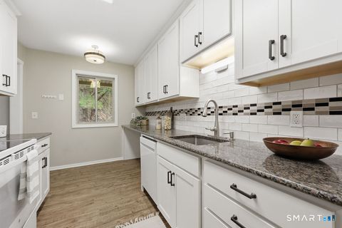 Tiny photo for 42 Library Lane #42, Simsbury, CT 06070 (MLS # 24160322)