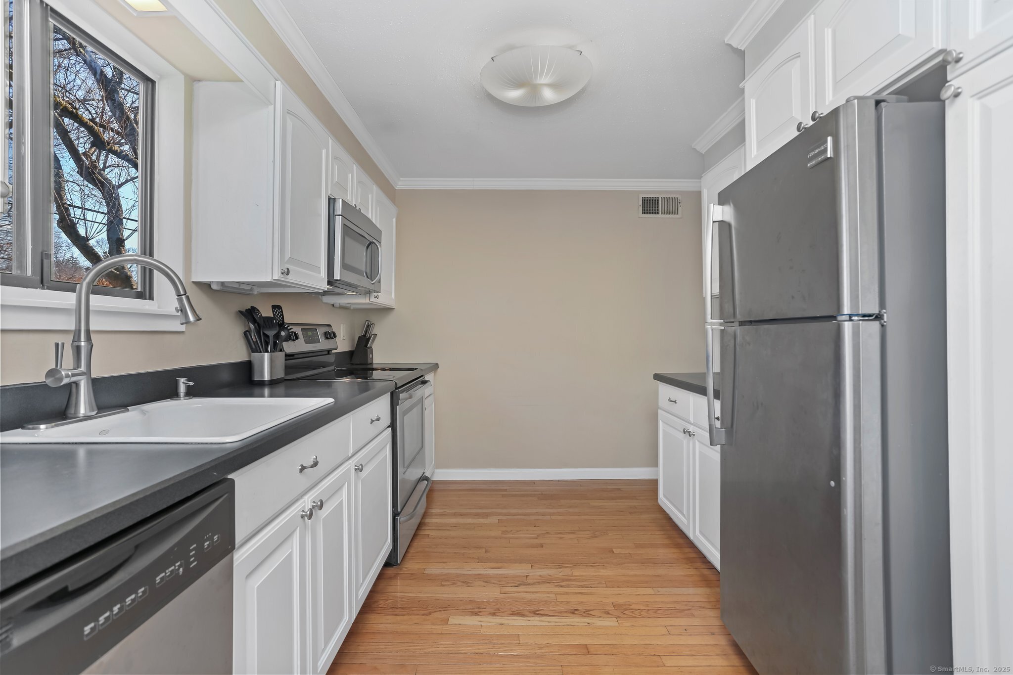100 Hope Street #APT 16, Stamford, Connecticut image 3