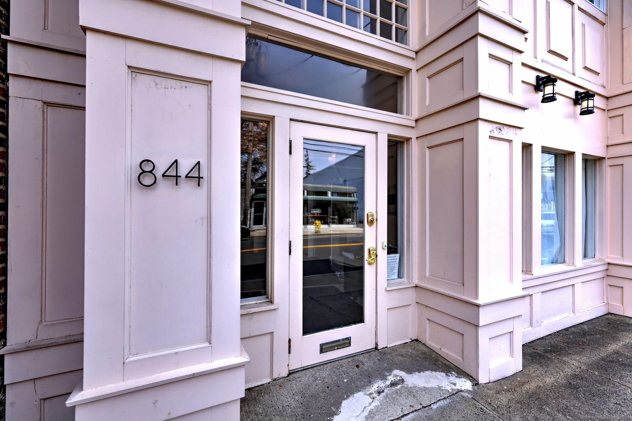 Rental Property at Grand Avenue 2, New Haven, Connecticut - Bedrooms: 3 
Bathrooms: 1 
Rooms: 5  - $2,950 MO.