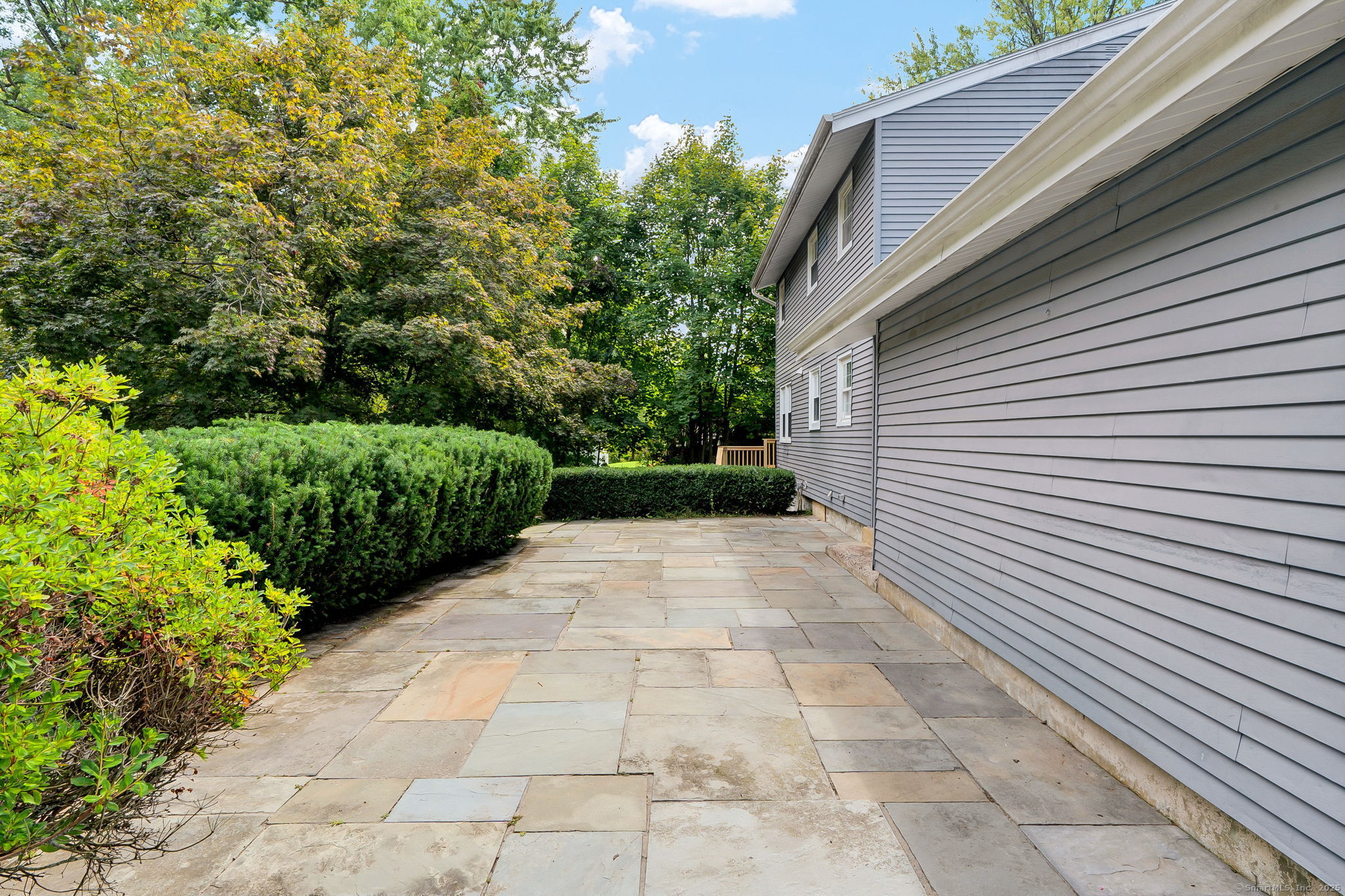 28 Sunnyfield Drive