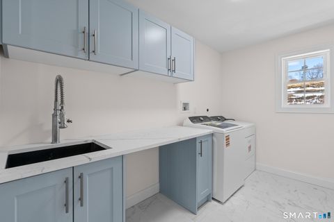 Tiny photo for 1 Quinns Way, East Hampton, CT 06424 (MLS # 24145365)