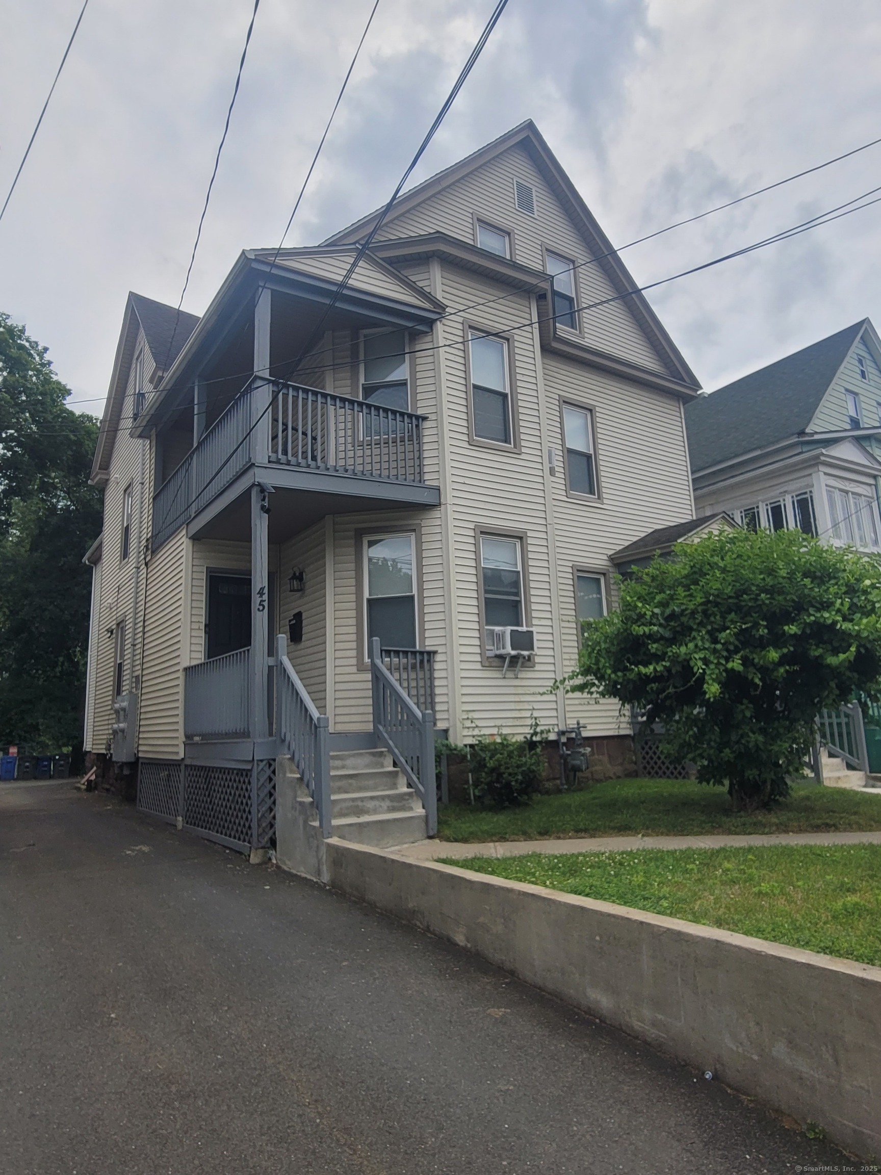 45 Mahl Avenue