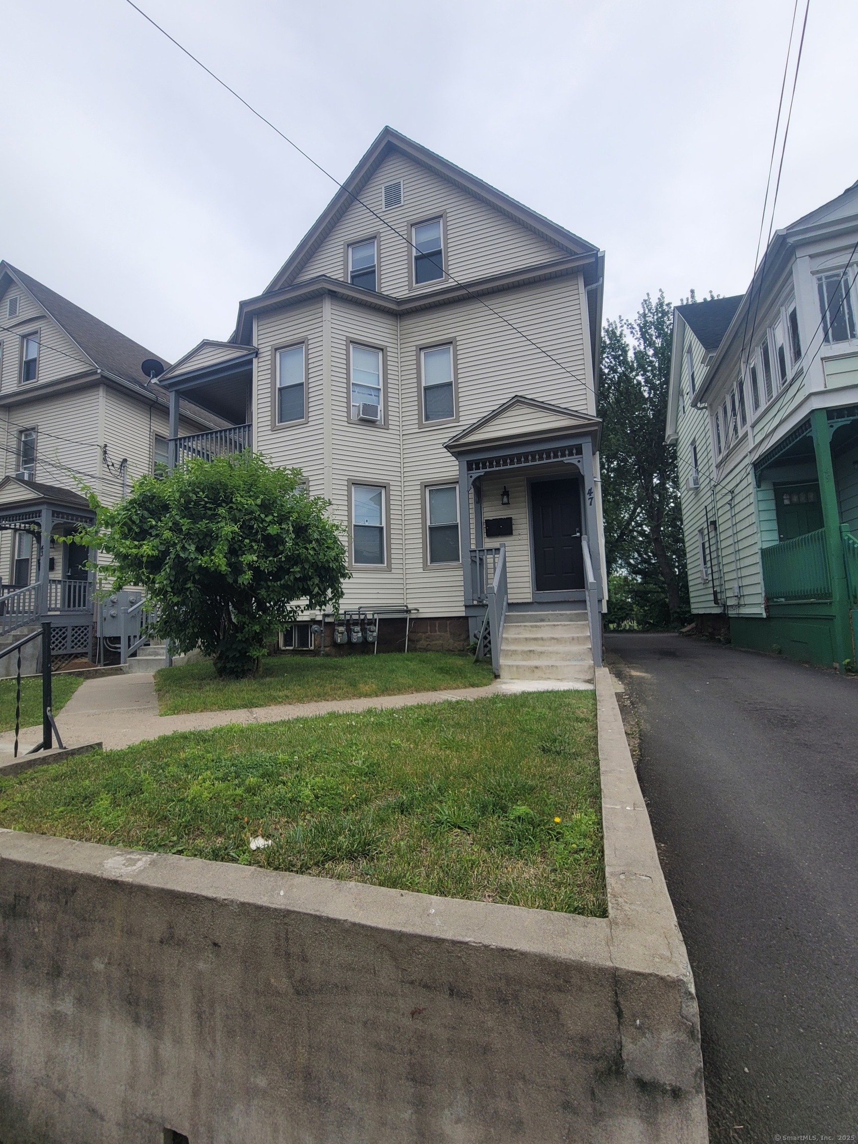 45 Mahl Avenue