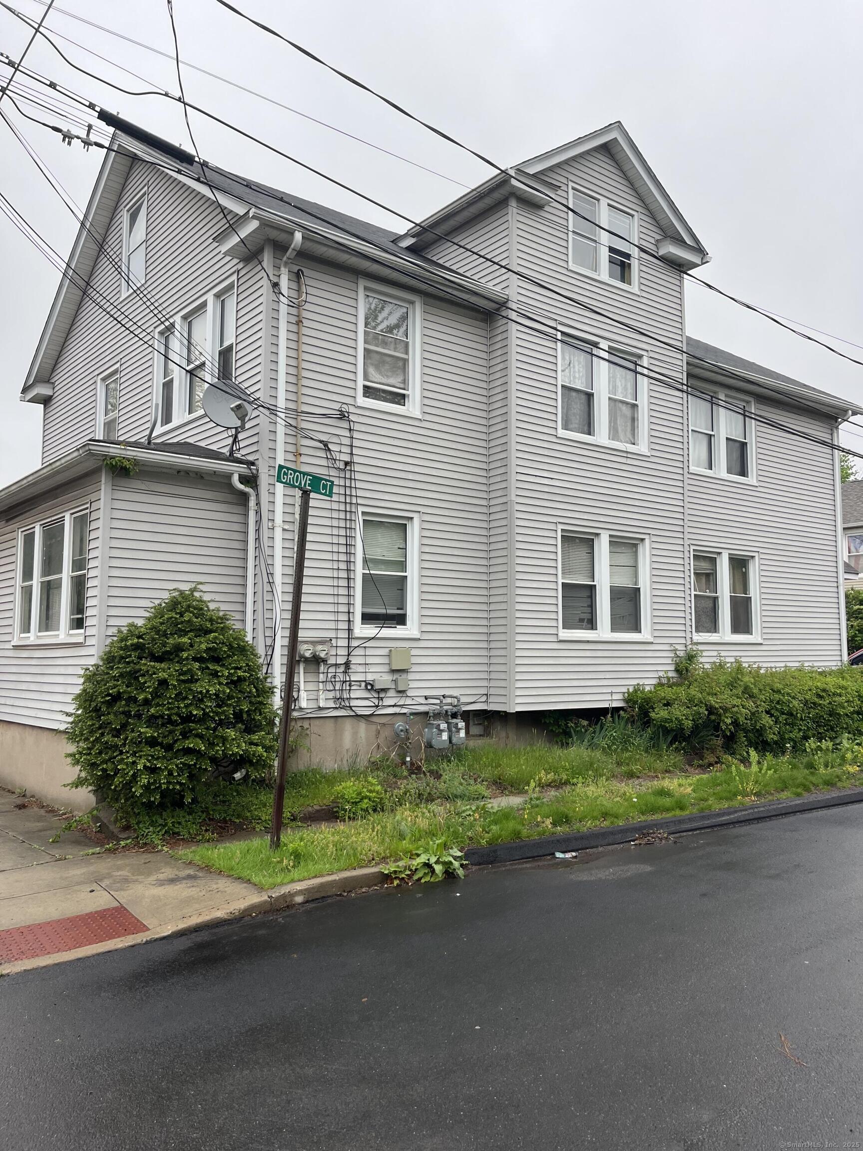 Property for Sale at Grove Street, Meriden, Connecticut - Bedrooms: 4 
Bathrooms: 2 
Rooms: 4  - $425,000