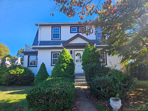 Photo of 5 Lindsley Place, Stratford, CT 06615 (MLS # 24132725)