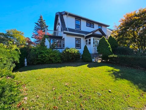 Tiny photo for 5 Lindsley Place, Stratford, CT 06615 (MLS # 24132725)