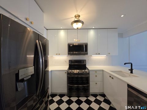 Tiny photo for 163 South Street #85, Danbury, CT 06810 (MLS # 24160730)