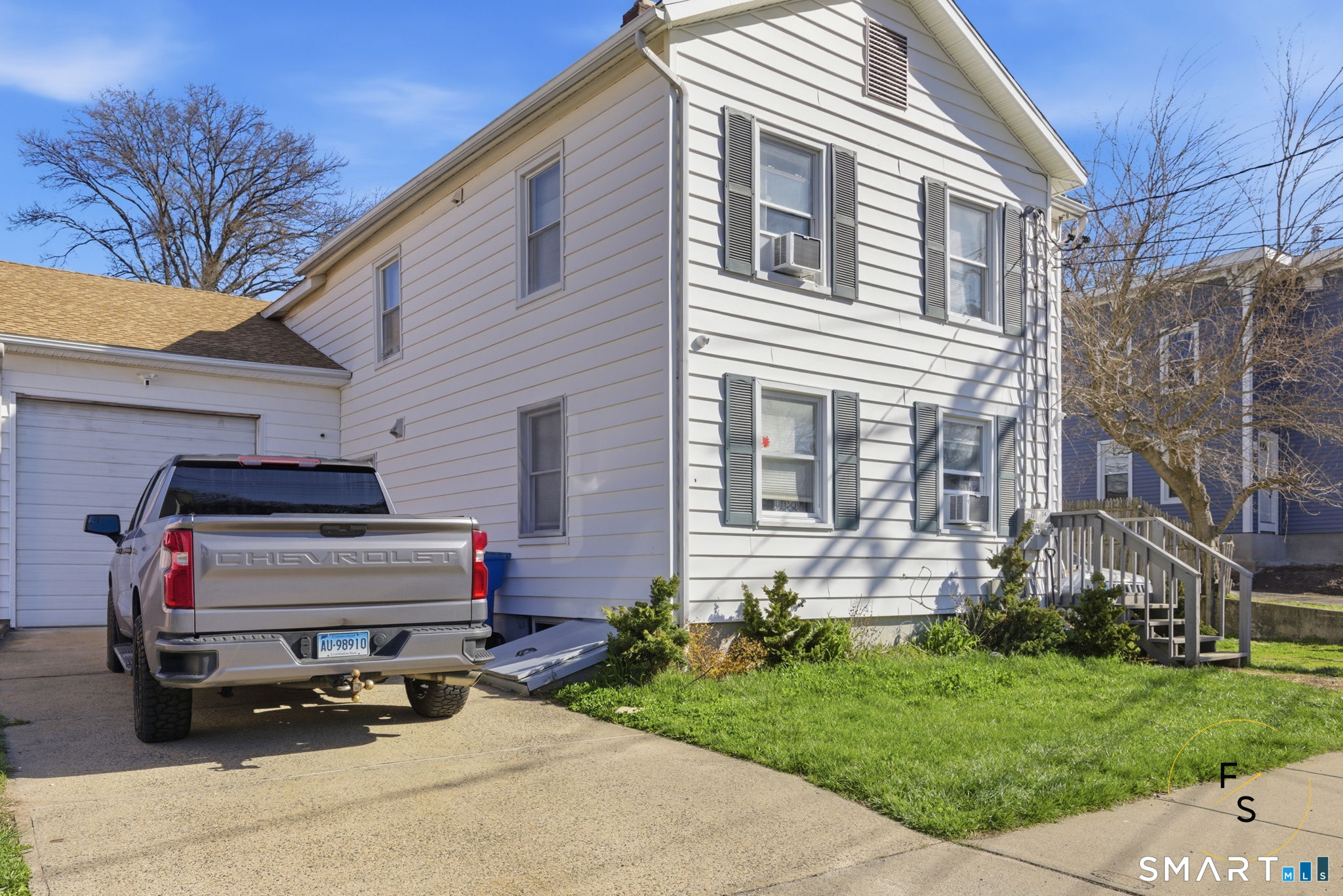 34 Pleasant Street