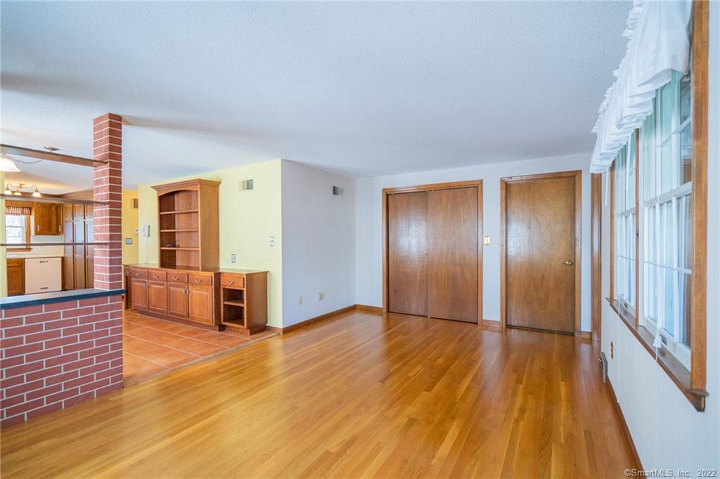 West Hartford, Connecticut 06119, United States, 2 Bedrooms Bedrooms, ,1 BathroomBathrooms,Residential,Active,167671