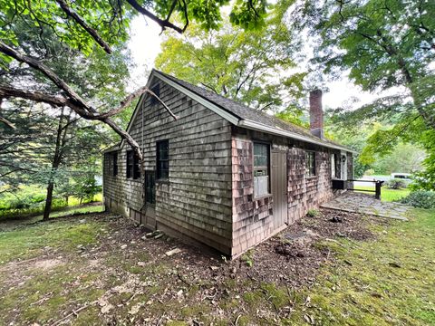 A home in Litchfield