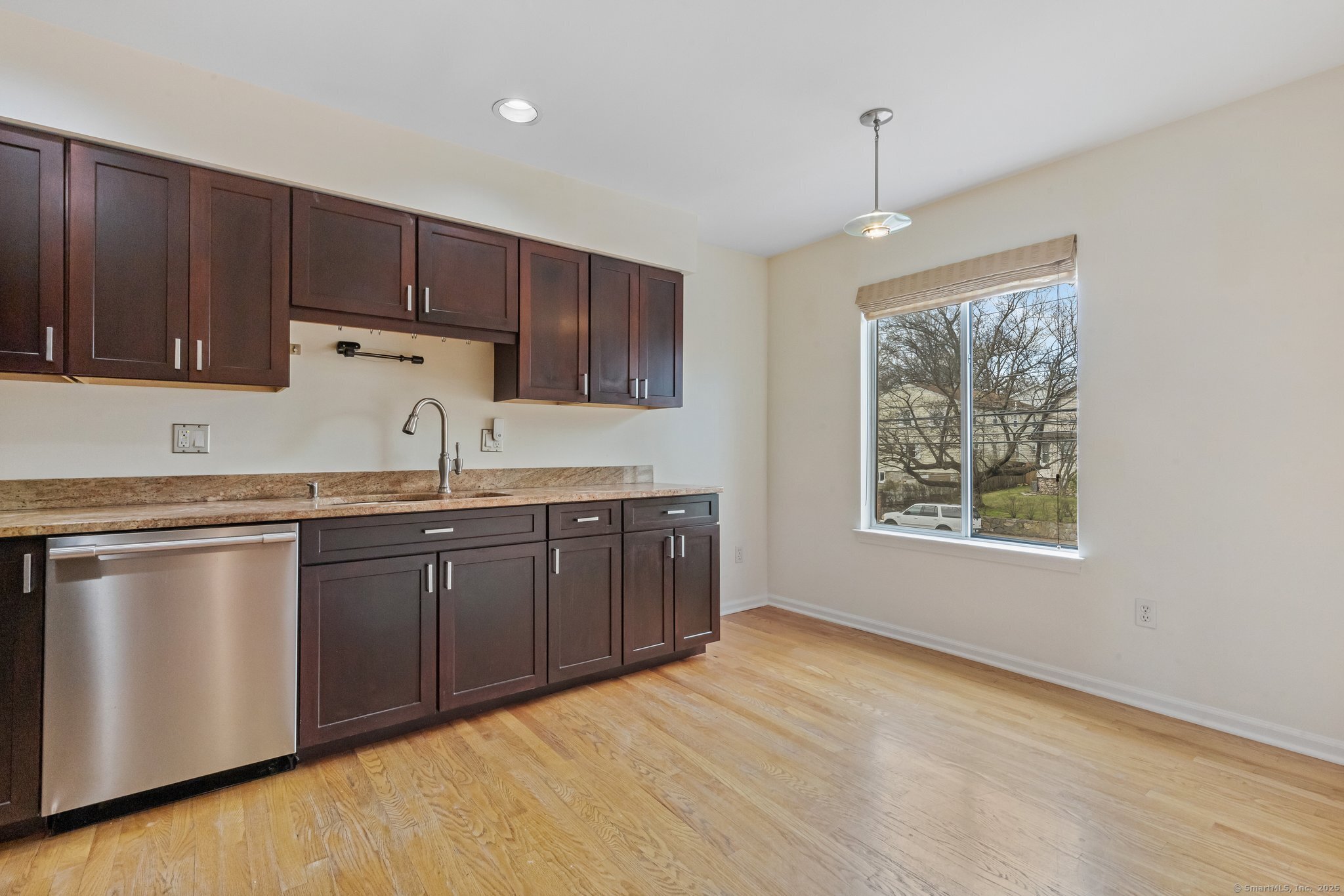 158 Seaside Avenue #APT B, Stamford, Connecticut image 10