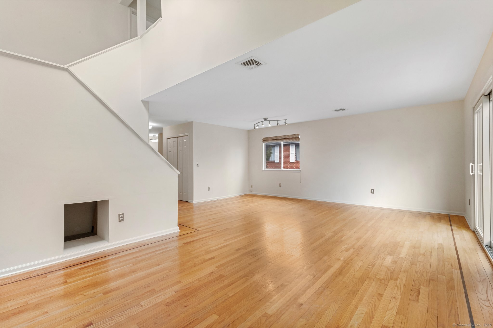 158 Seaside Avenue #APT B, Stamford, Connecticut image 6