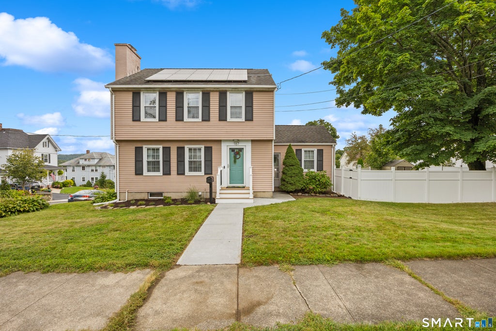 Photo of 167 Park Avenue, Naugatuck, CT 06770 (MLS # 24206073)