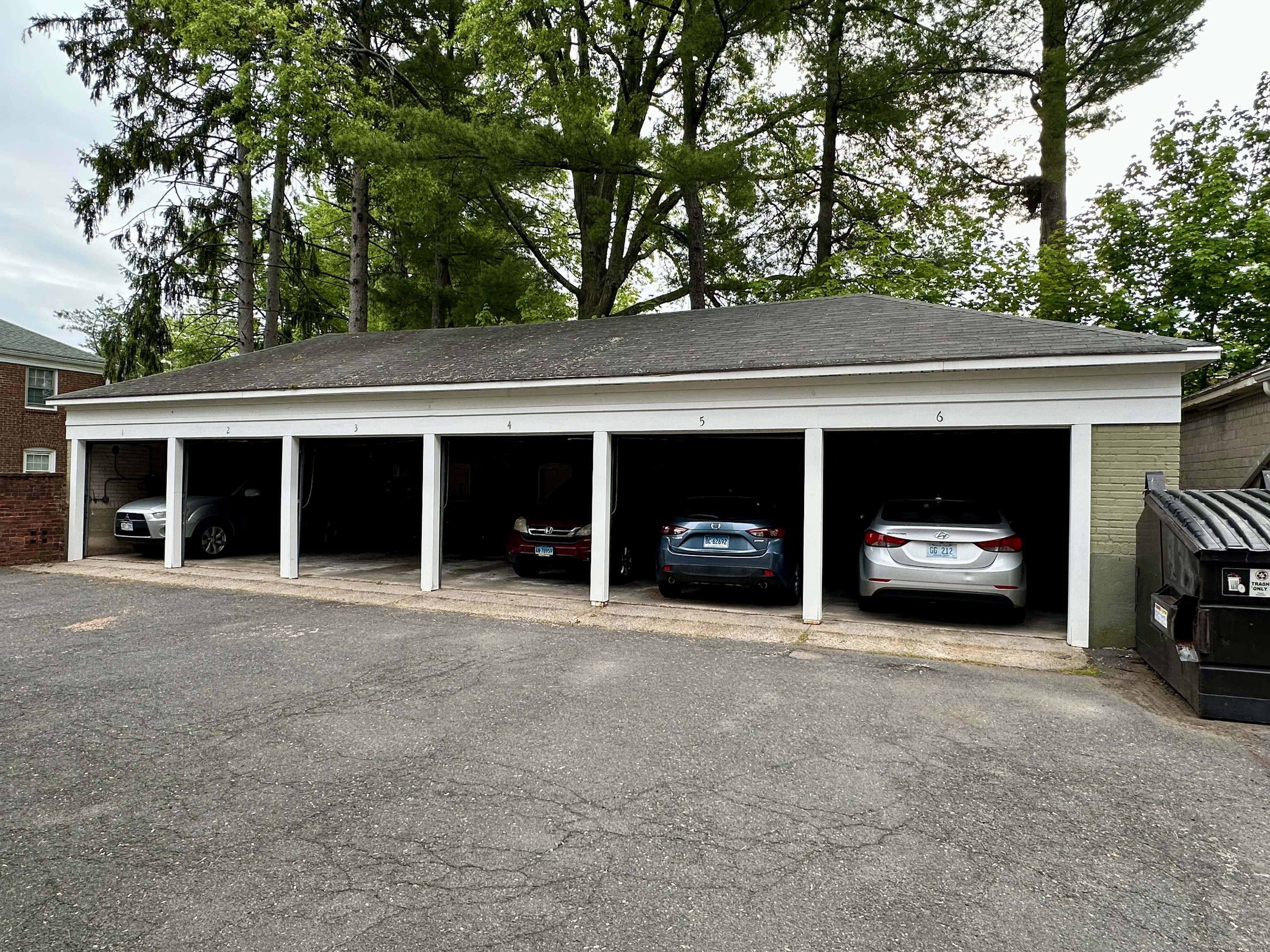 40 Robin Road #APT 305, West Hartford, Connecticut image 2