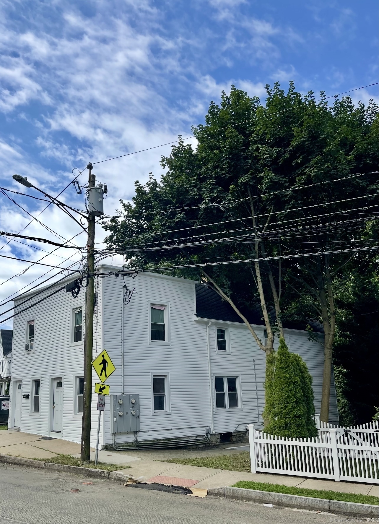 212 Davis Avenue