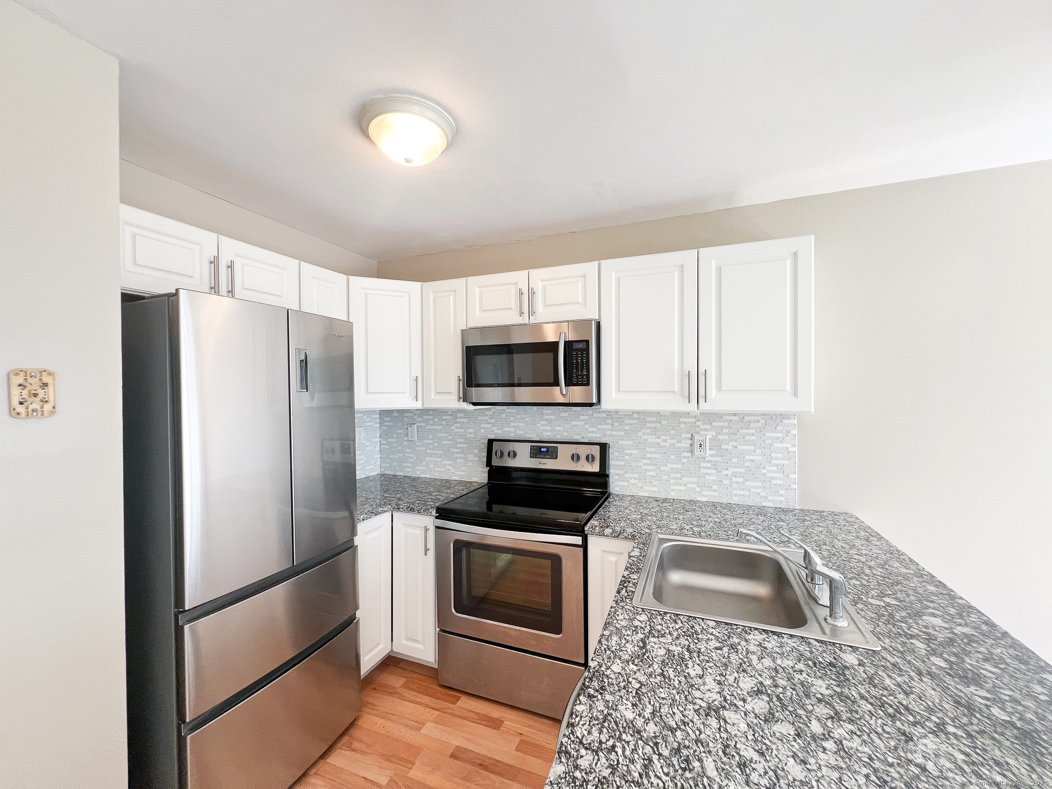 279 New Haven Avenue #APT H, Milford, Connecticut image 6