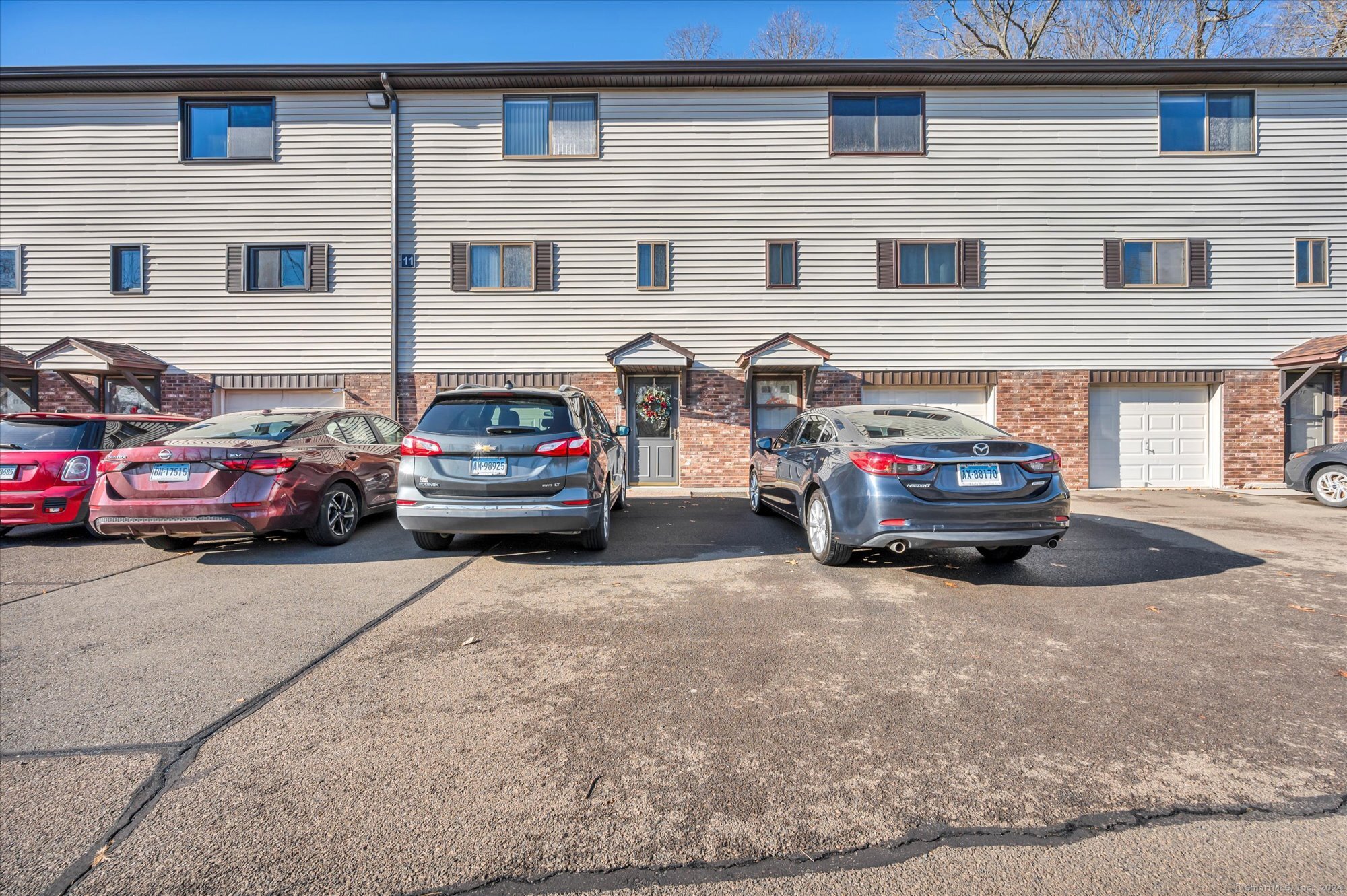 140 Thompson Street Apt 11D, East Haven, Connecticut - 2 Bedrooms  
2 Bathrooms  
5 Rooms - 