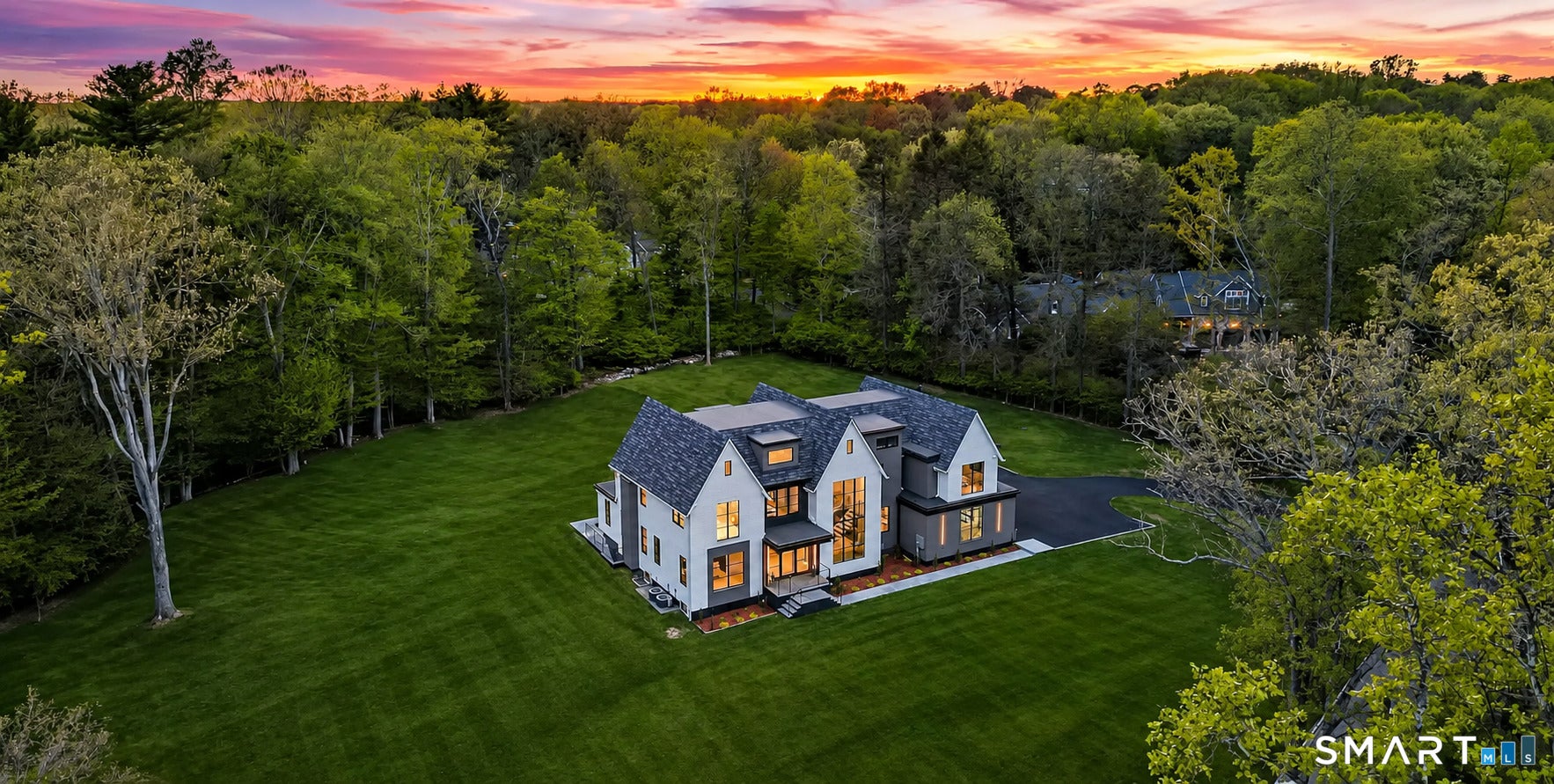 1 Twin Oaks Lane