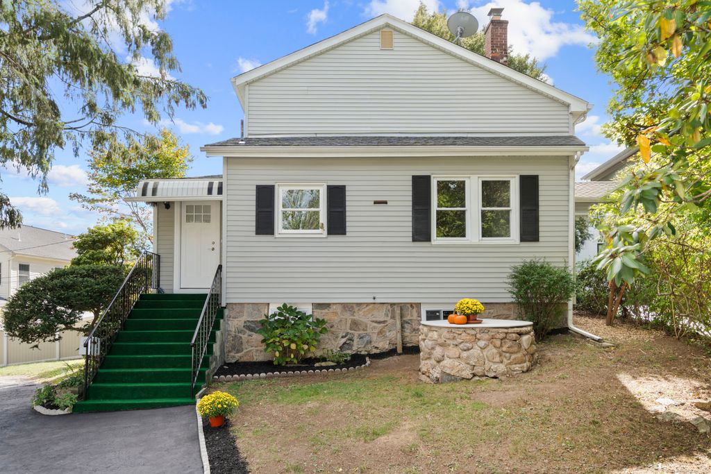 Photo of 172 Joffre Avenue, Stamford, CT 06905 (MLS # 24132962)