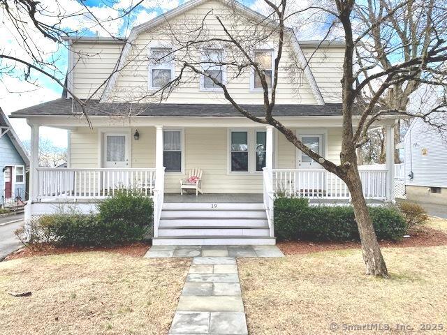 Chestnut Street B, Darien, Connecticut - 3 Bedrooms  
2 Bathrooms  
6 Rooms - 