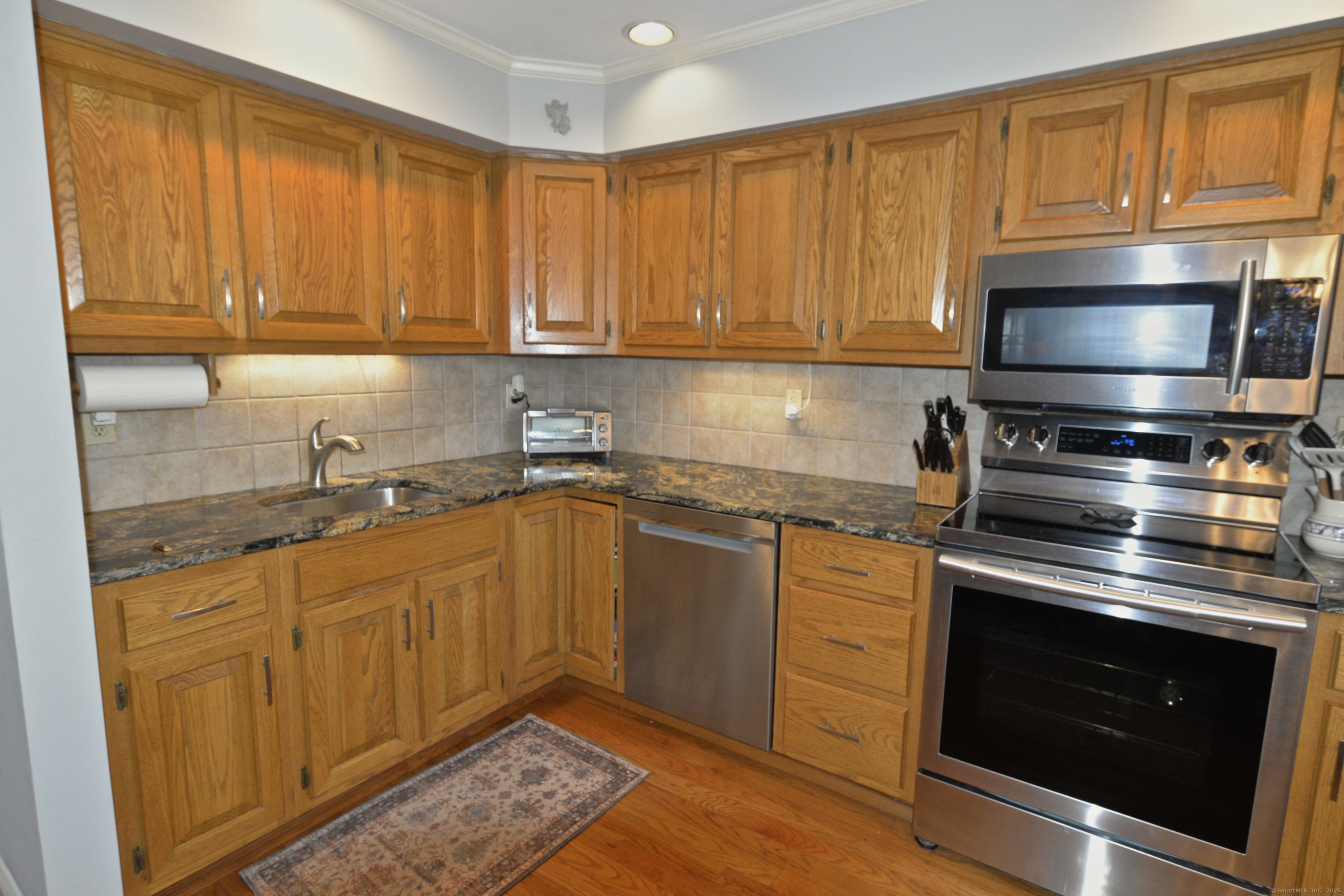 6 Rosewood Circle 6