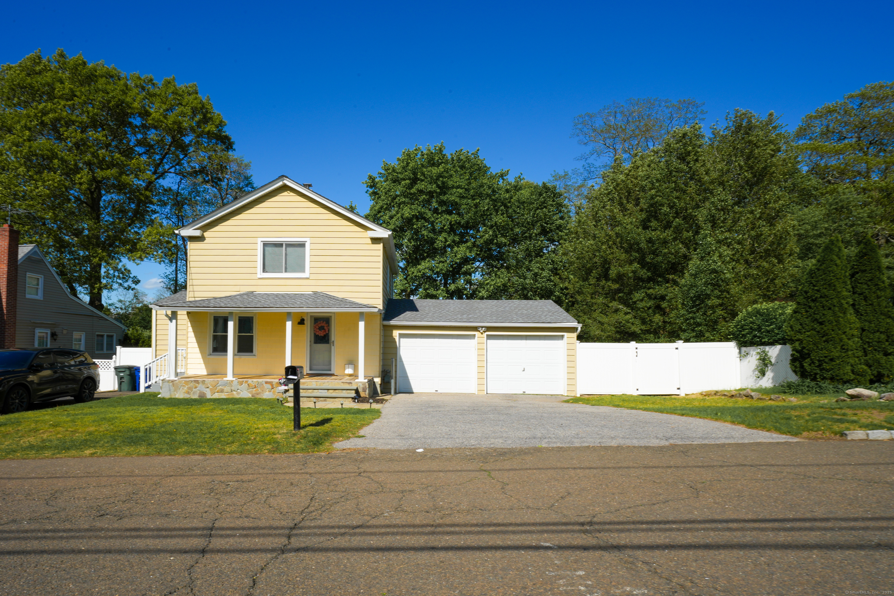 Property for Sale at Herald Avenue, Bridgeport, Connecticut - Bedrooms: 3 
Bathrooms: 2 
Rooms: 6  - $489,900