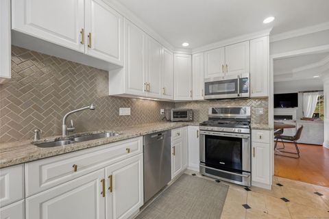 Tiny photo for 76 Hilary Circle #76, Fairfield, CT 06825 (MLS # 24142426)