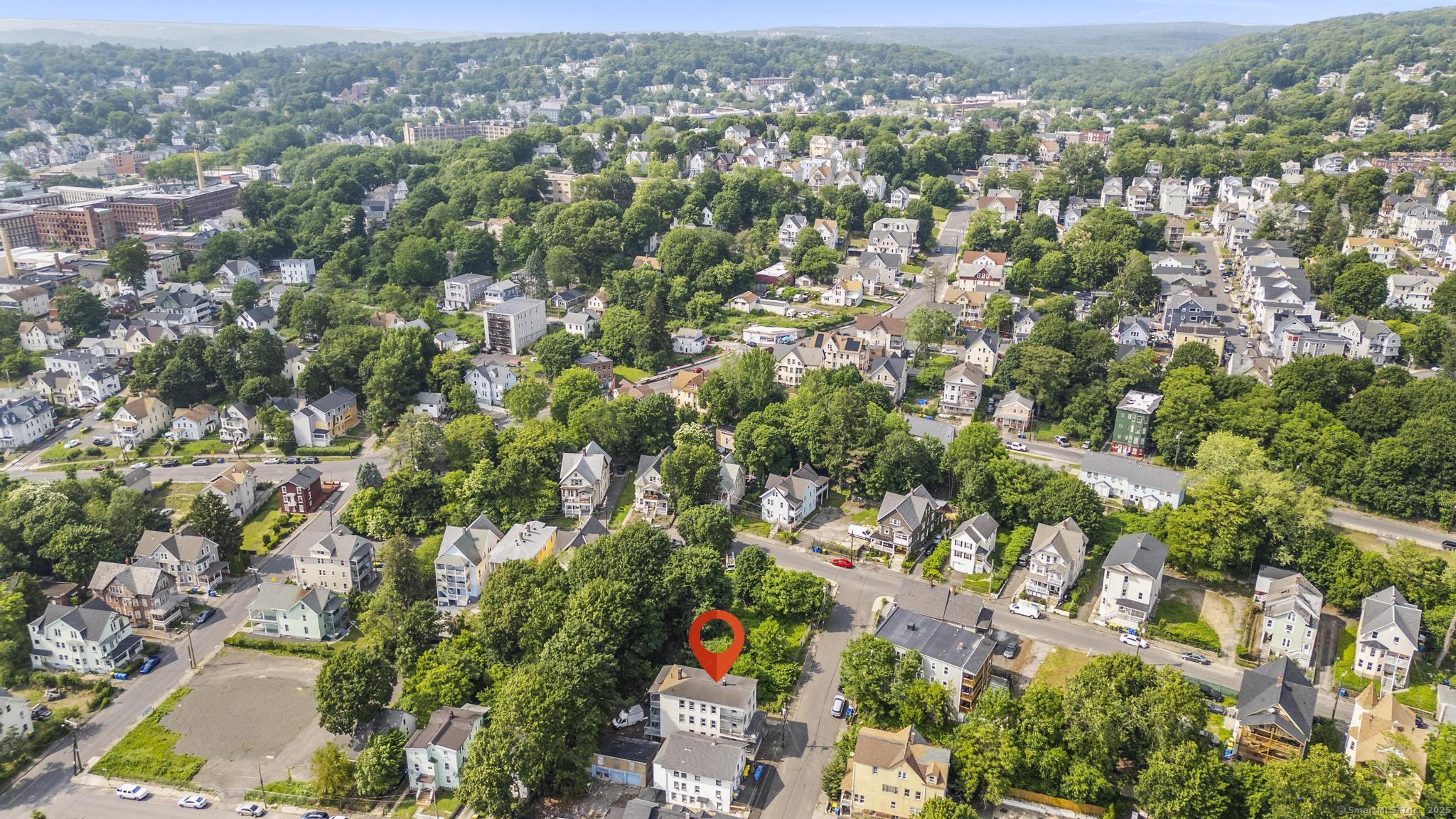 William Street, Waterbury, Connecticut - 12 Bedrooms  
3 Bathrooms  
18 Rooms - 